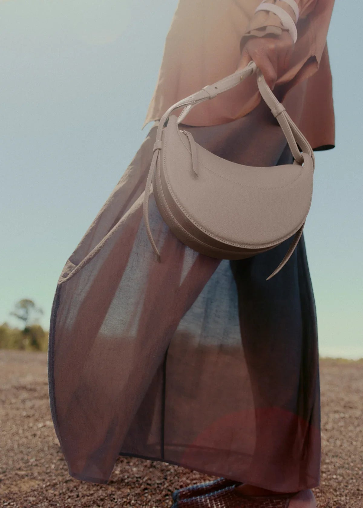 Numéro Dix Edition Textured Taupe
